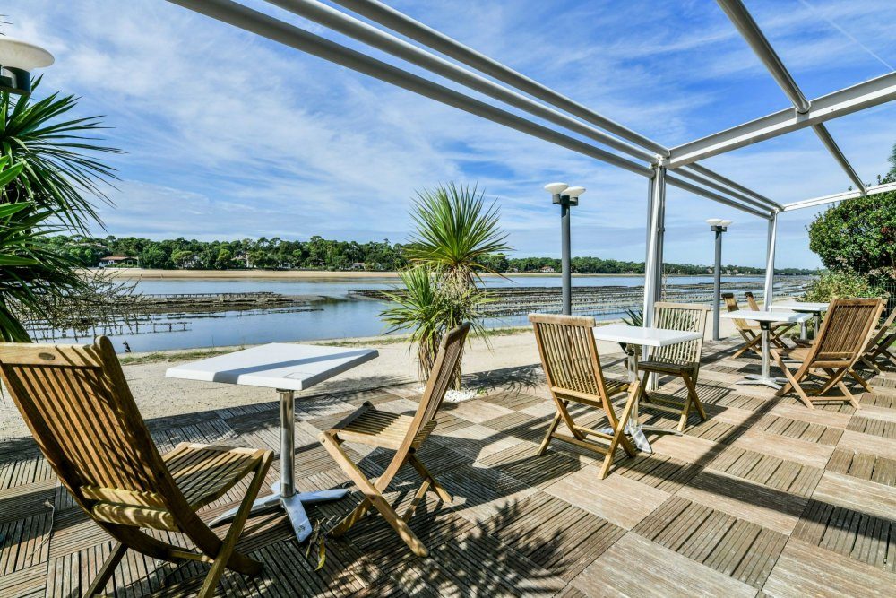 La terrasse face au lac